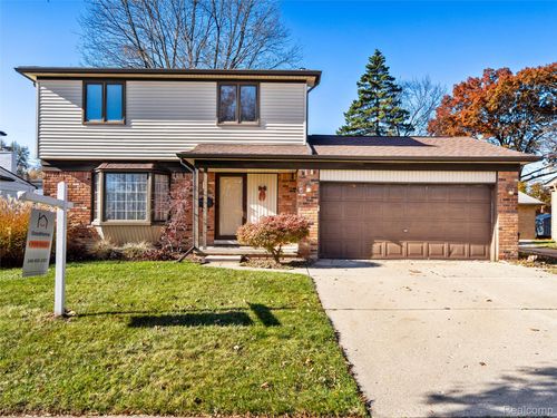 2115 Atlas Dr, Troy, MI, 48083-2666 | Card Image