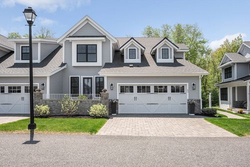 63 Rowell Ln, Middleton, MA, 01949-2382 | Card Image