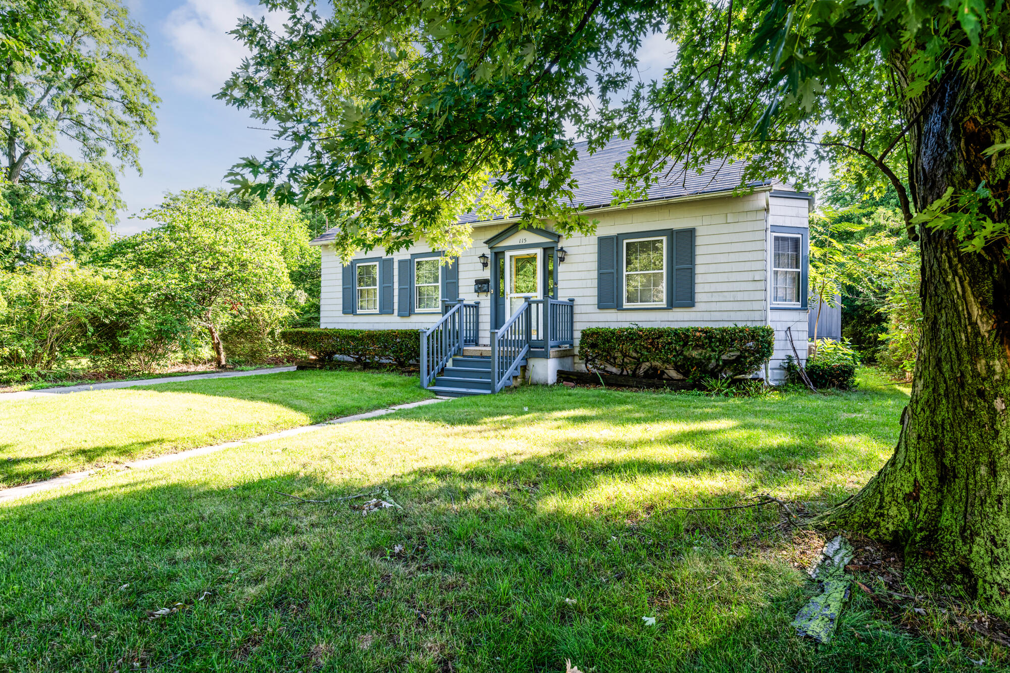 Barker St, New Buffalo, MI 49117