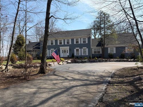 12 Laurel Hl, Newfoundland, NJ, 07435-1204 | Card Image