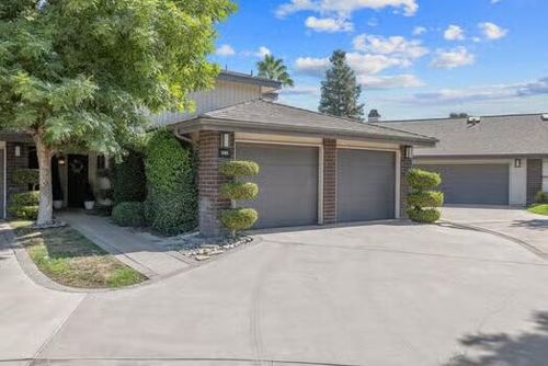 846 N Silvervale Dr, Visalia, CA, 93291-4252 | Card Image