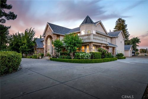 8485 N Madsen Ave, Clovis, CA, 93619-8879 | Card Image