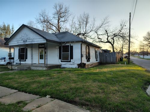 1001 S 16th St, Waco, TX, 76706-1907 | Card Image