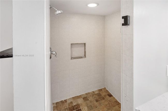 894 Ne Sandalwood Pl, Townhouse with 3 bedrooms, 3 bathrooms and null parking in Jensen Beach FL | Image 22
