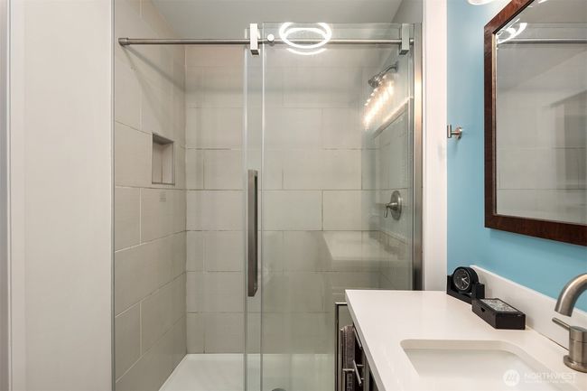 2nd primary 3/4 bath | Image 20