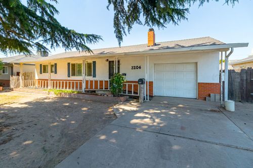 1204 Maple Drive, Oakdale, CA, 95361 | Card Image