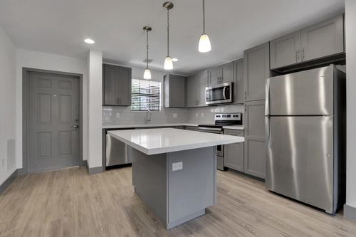 apt-102-630 Ne 14th Ct, Fort Lauderdale, FL, 33304-1187 | Card Image