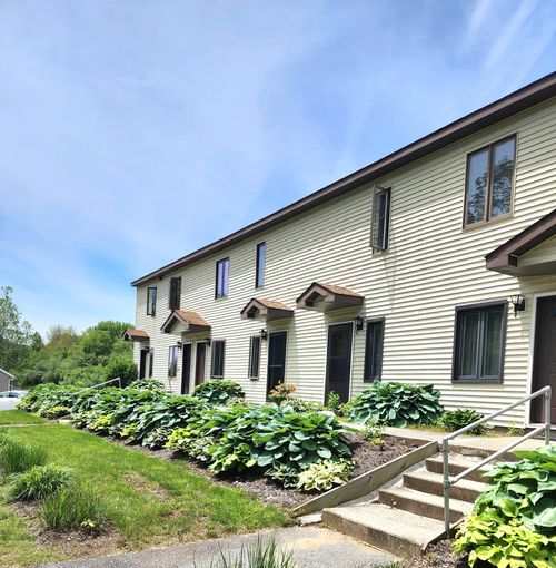 3-3 Brook Front Ln, Pomfret Center, CT, 06259-1836 | Card Image