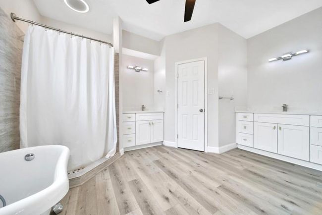 7607 Bankside Dr, House other with 3 bedrooms, 4 bathrooms and 2 parking in Houston TX | Image 23