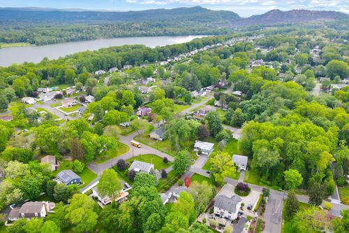 24 Westview Ave, Congers, NY, 10920-1822 | Card Image