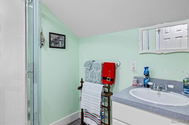 Full bath on 2nd floor (shower) great for family and guests! | Image 24