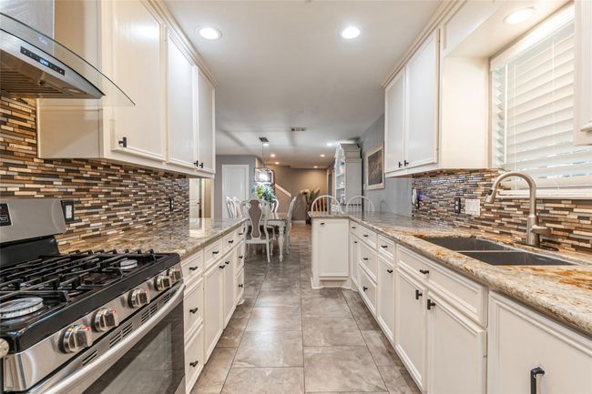 2302 Peach Ln, House other with 4 bedrooms, 3 bathrooms and 4 parking in Pasadena TX | Image 18
