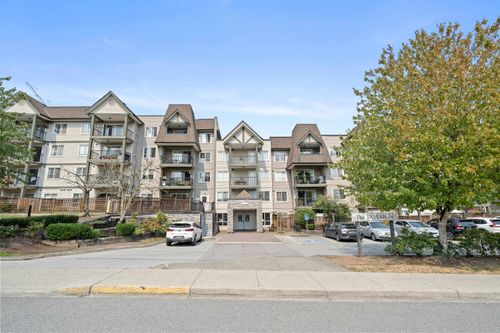 207-12083 92a Ave, Surrey, BC, V3V8C8 | Card Image