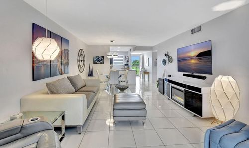 411-2615 Ne 3rd Ct, Boynton Beach, FL, 33435-1401 | Card Image