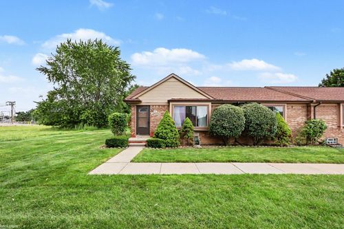 16958 Kingsbrooke Dr, Clinton Twp, MI, 48038-3717 | Card Image