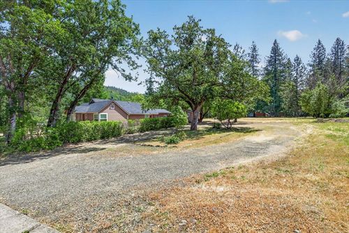 125 Hudspeth Ln, Shady Cove, OR, 97539-9841 | Card Image