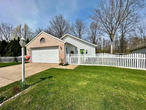 341 Brown Ct, Chesterton, IN, 46304 | Card Image