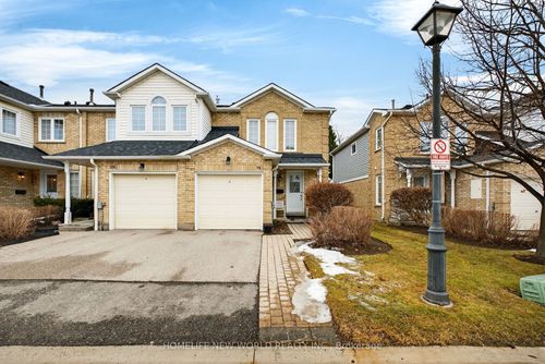 74 Heathcliffe Sq, Brampton, ON, L6S5R4 | Card Image