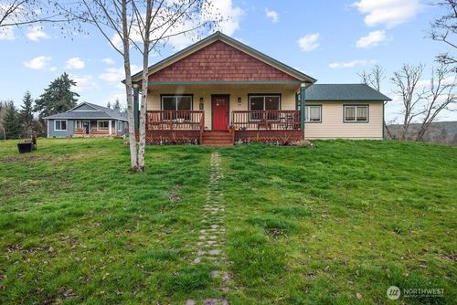 189 Trout Lakes Rd, Castle Rock, WA, 98611-9117 | Card Image
