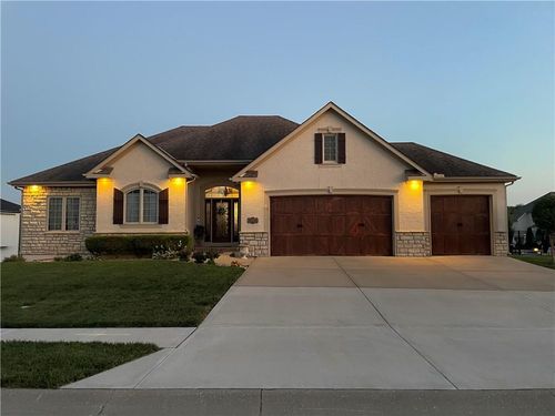 2512 Ne Crestview St, Blue Springs, MO, 64029-8453 | Card Image