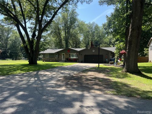1439 Ivanhoe Rd, Ludington, MI, 49431-1123 | Card Image
