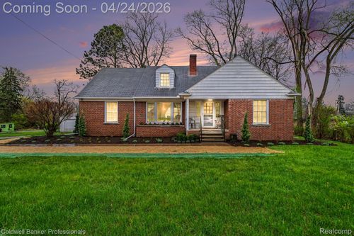 21611 W 10 Mile Rd, Southfield, MI, 48075-1079 | Card Image