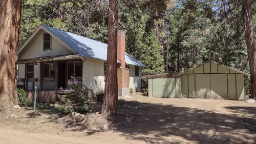 440 Trails End Dr, Springville, CA, 93265-9214 | Card Image