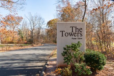 210 - 69 Putter Drive, Condo with 1 bedrooms, 1 bathrooms and 1 parking in Wallingford CT | Image 1