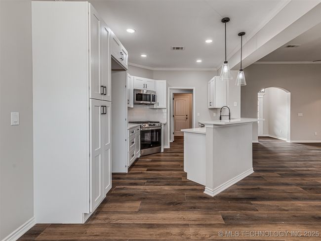 311 E 126 Th St S, House other with 3 bedrooms, 2 bathrooms and null parking in Jenks OK | Image 16