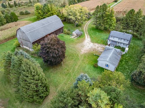 9916 Sherman Rd, Cedarburg, WI, 53012-9367 | Card Image