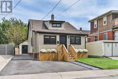 4686 3rd Ave, Niagara Falls, ON, L2E4L5 | Card Image