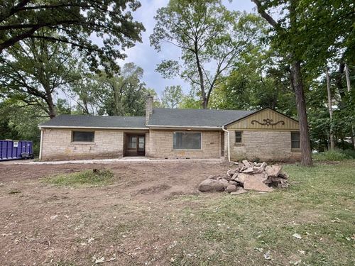 15170 Gebhardt Rd, Elm Grove, WI, 53122-1518 | Card Image