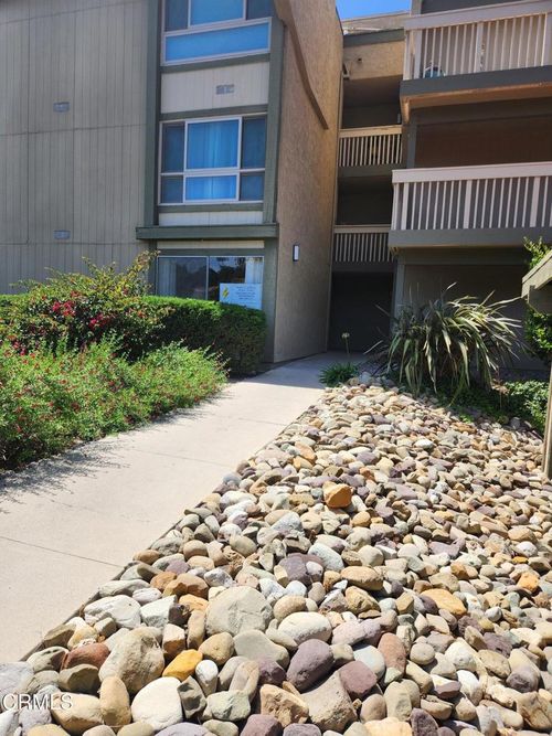 11-324 Chestnut Hill Ct, Thousand Oaks, CA, 91360-3809 | Card Image