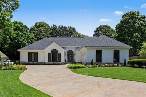 565 Wexford Hollow Run, Roswell, GA, 30075-1490 | Card Image