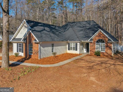 60 Elmwood Dr, Sharpsburg, GA, 30277-2067 | Card Image