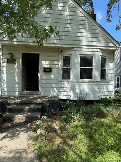 23431 Forest St, Oak Park, MI, 48237-2330 | Card Image