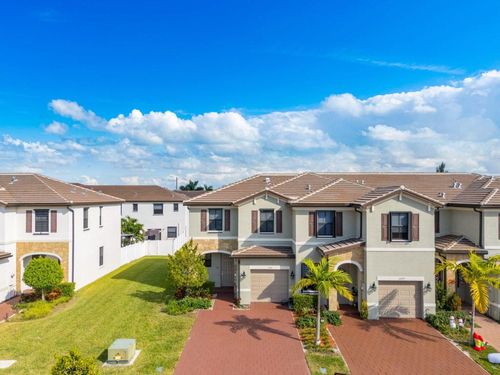 11101 W 33rd Ct, Hialeah, FL, 33018-2190 | Card Image