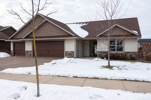 2065 Michael Ln, River Falls, WI, 54022-4598 | Card Image
