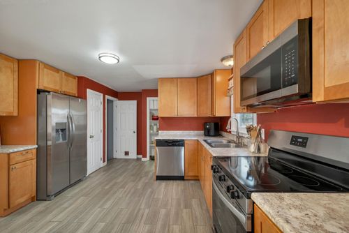 52 Boulder Dr, Londonderry, NH, 03053-3787 | Card Image
