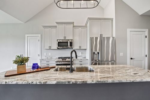 630 Bridle Path Ln, Hartsville, TN, 37074-3582 | Card Image
