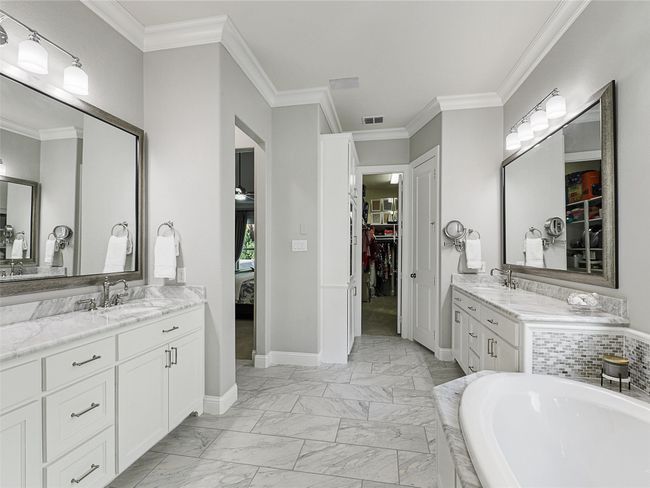 Dual vanities with sinks | Image 28