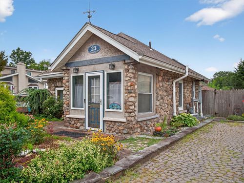 23 Meadow Ave, Suffern, NY, 10901-5930 | Card Image