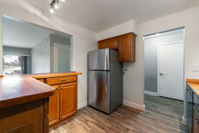 APT-102 - 5300 Carriageway Dr, Condo with 2 bedrooms, 1 bathrooms and 2 parking in Rolling Meadows IL | Image 7