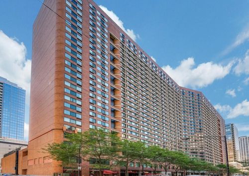 apt-809-211 E Ohio St, Chicago, IL, 60611-3225 | Card Image