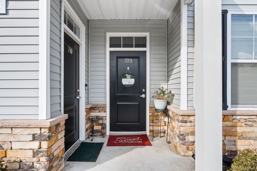 709 Breton Way, Glen Cove, NY, 11542-2666 | Card Image