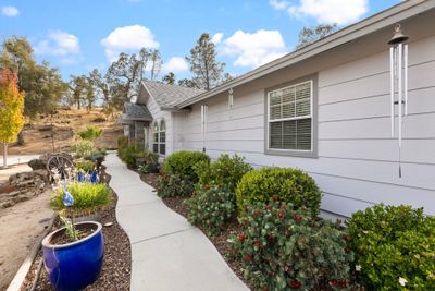 29976 Tioga Dr Drive, House other with 3 bedrooms, 2 bathrooms and null parking in Coarsegold CA | Image 3