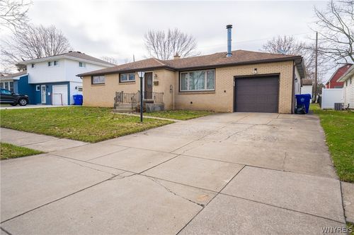 77 Patricia Dr, West Seneca, NY, 14224-4009 | Card Image