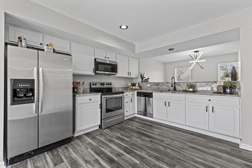 9-5167 Horseshoe Falls Dr, Dublin, OH, 43016-8043 | Card Image