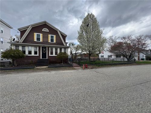 75 Kenwood St, Woonsocket, RI, 02895-4936 | Card Image