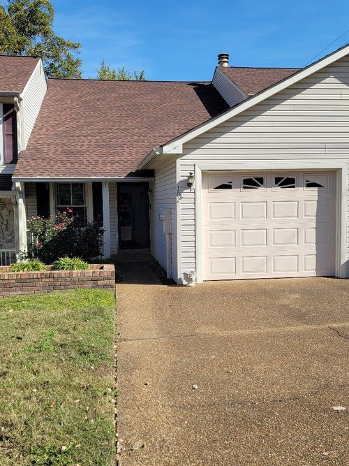 102 Maple Way N, Hendersonville, TN, 37075-3947 | Card Image